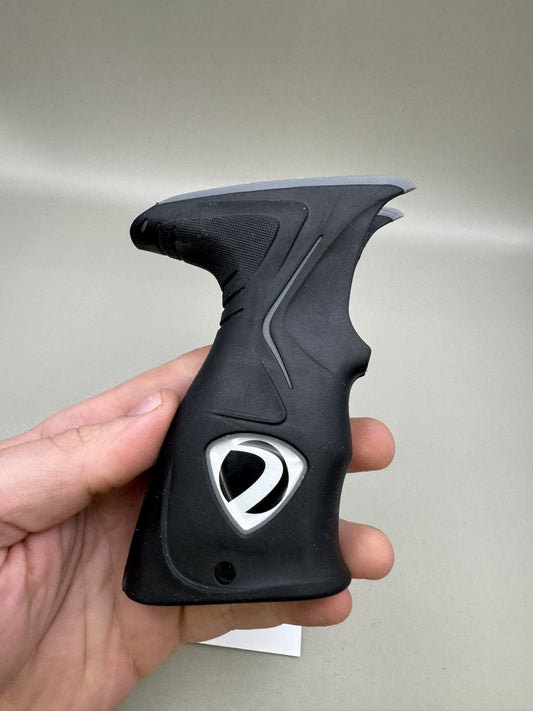 Dye DLS Grips