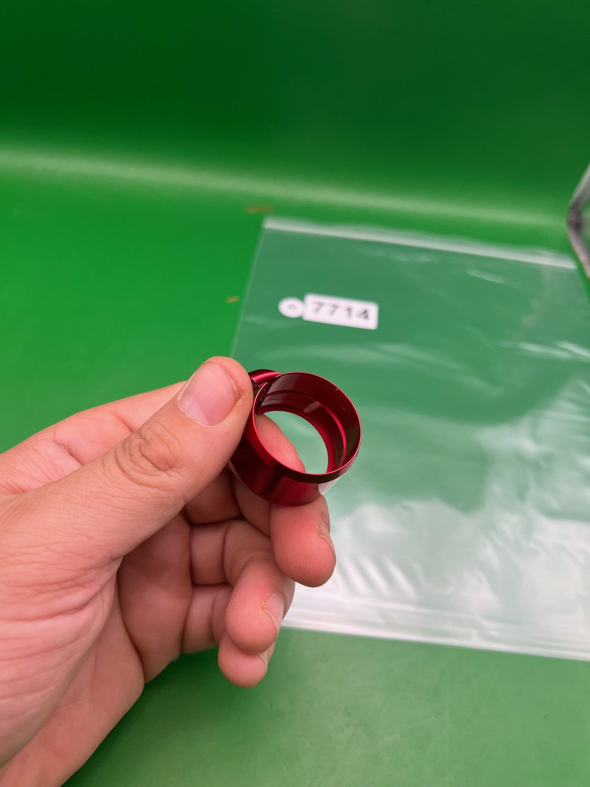 Red Dye Feedneck Collar