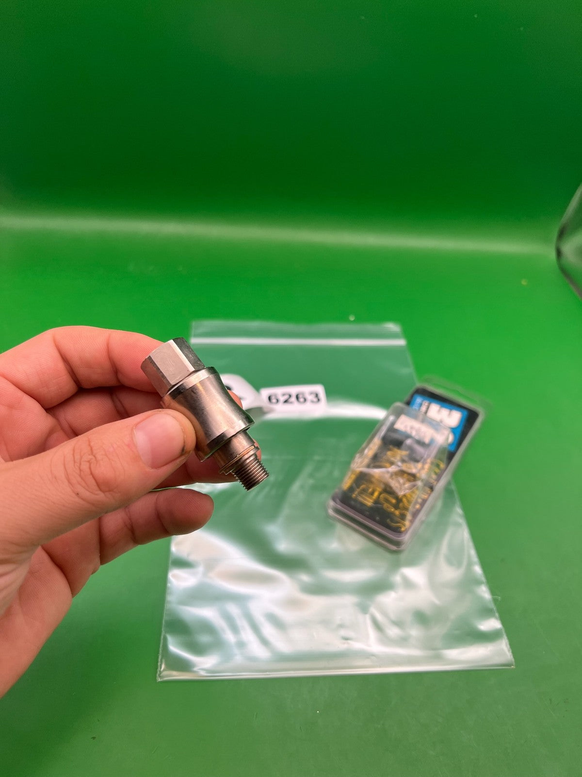 32 Degrees Stainless Steel HPA Tank to Female Adapter Fitting Silver