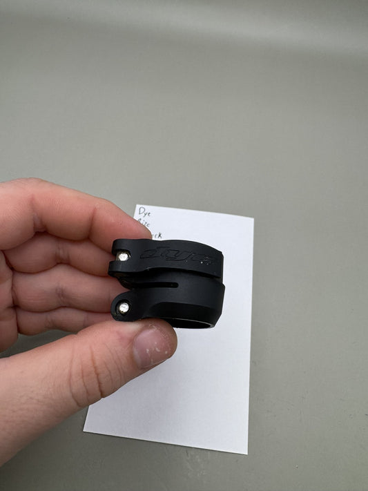 Dye Rize Feedneck
