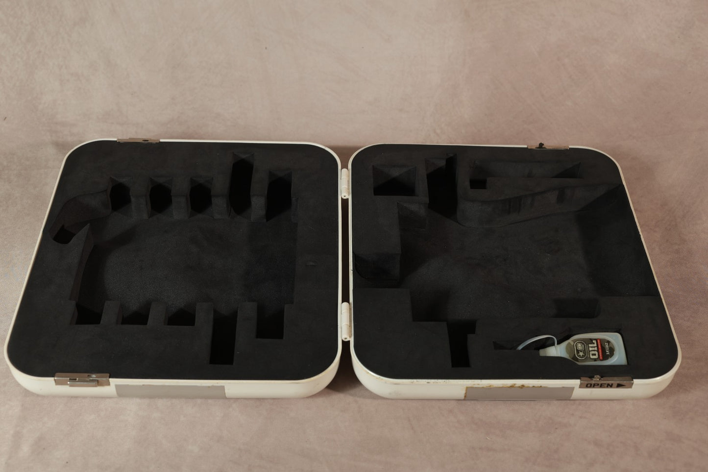 Ego Sunglasses Cases Lot of 2 White Hard Shell Clamshell Eyewear Storage