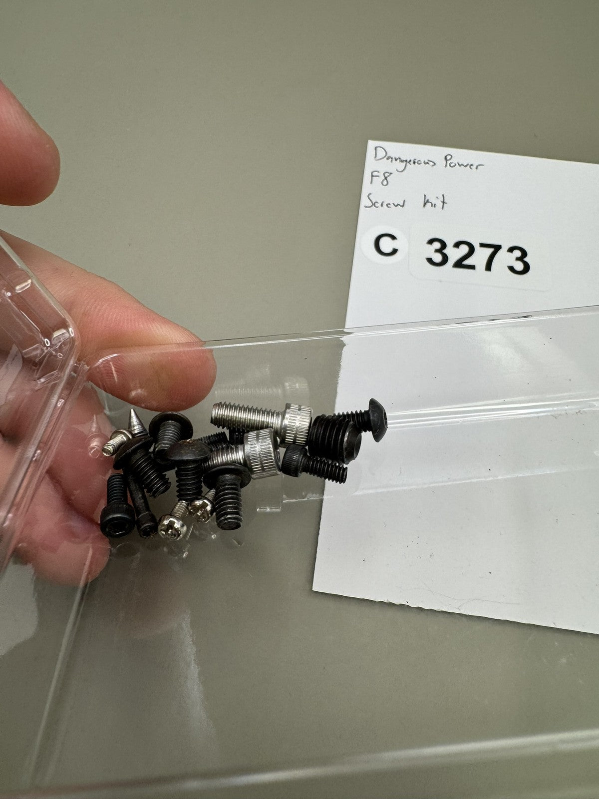 Dangerous Power F8 Screw kit