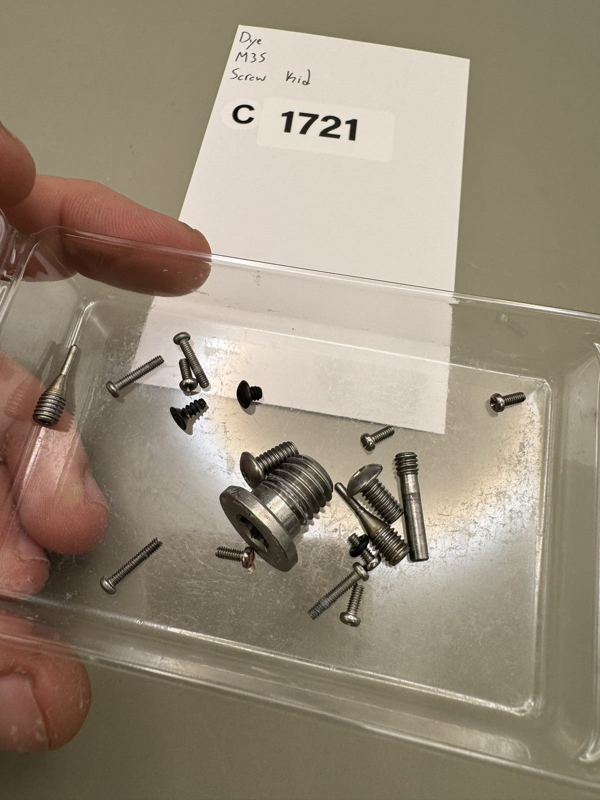 Dye M3S Screw Kit