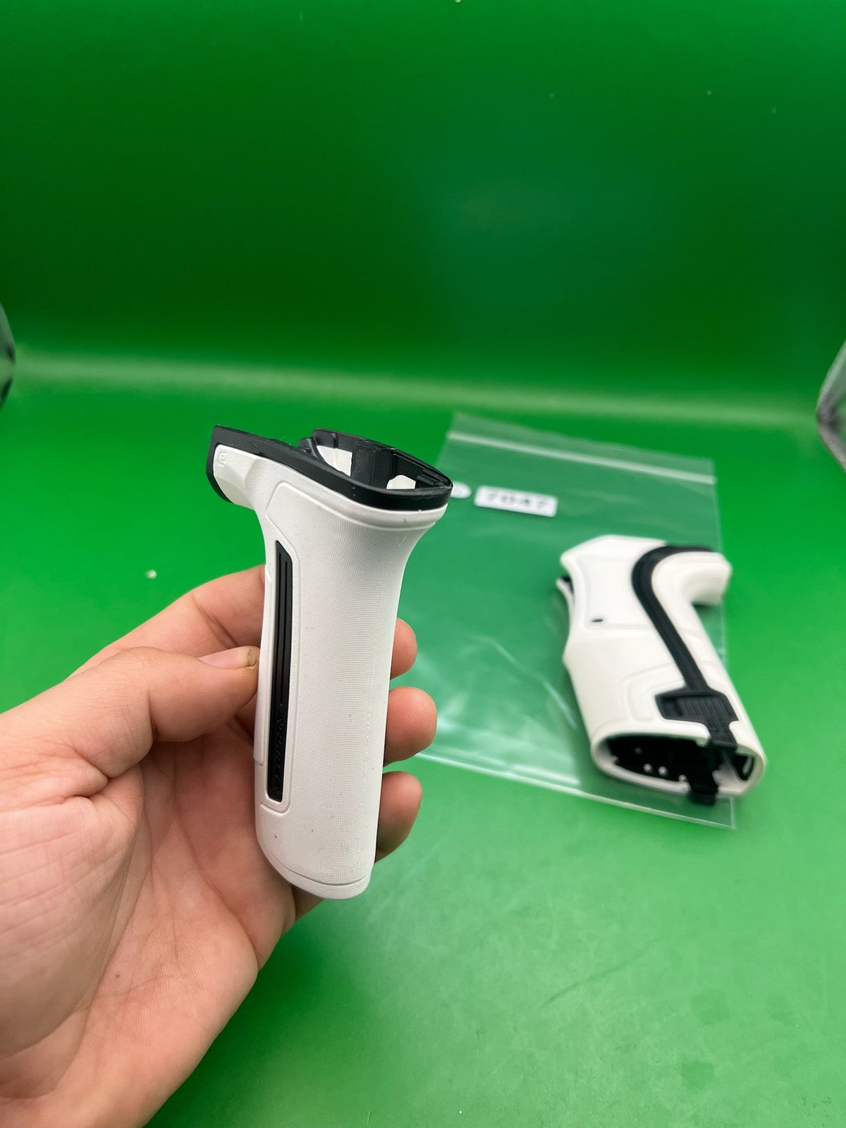Planet Eclipse Ego / ETEK Grip Panels White Black