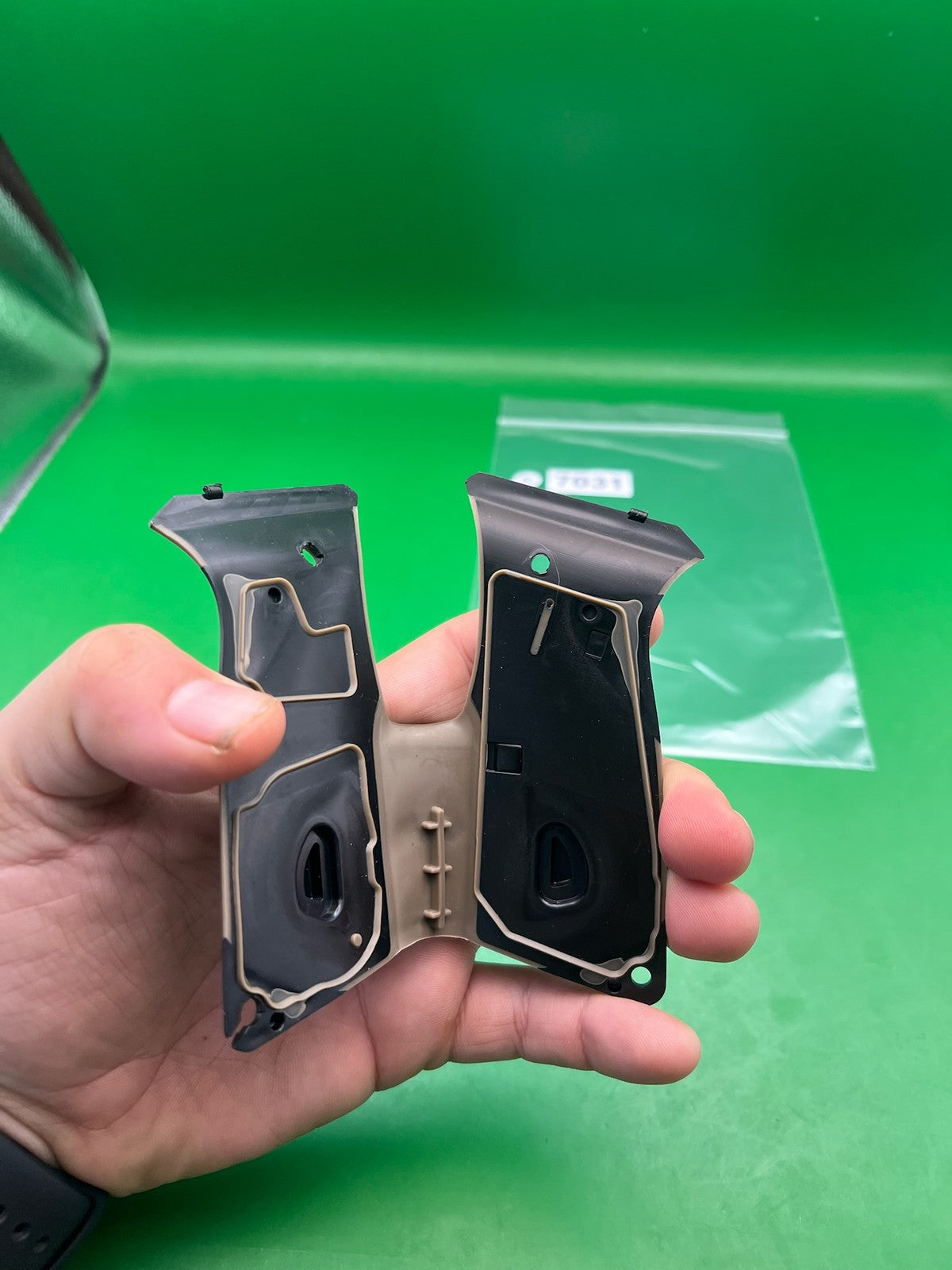 Tan Luxe Tm40 Grips