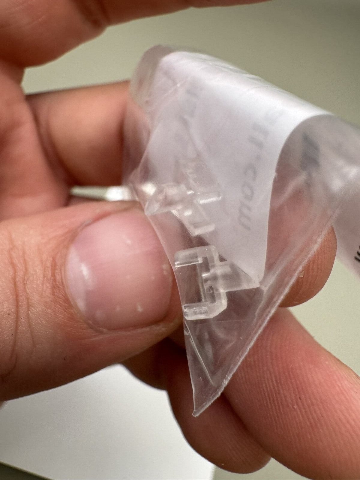 Dye DM6 Eye Retainers