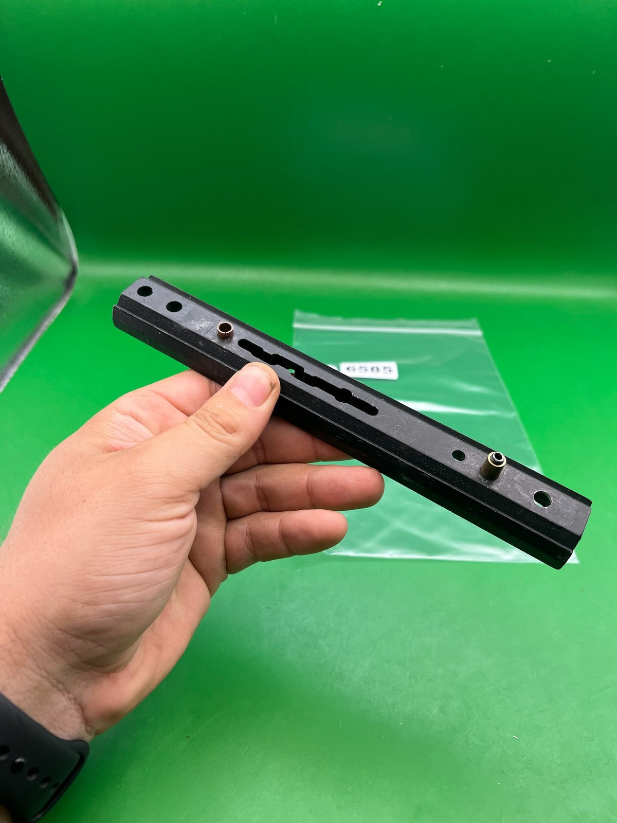 Automag Rail - used paintball rail - black