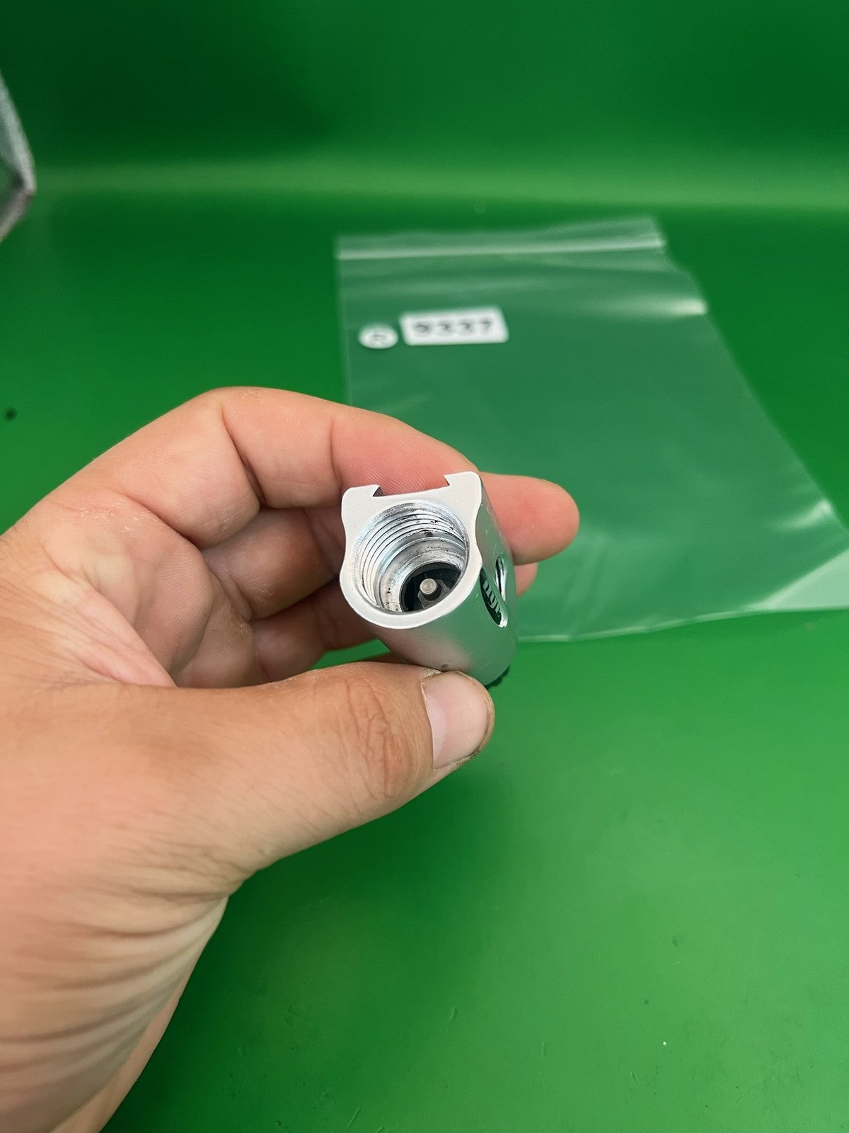 Dye ASA Body White On/Off Air Source Adapter Silver Aluminum
