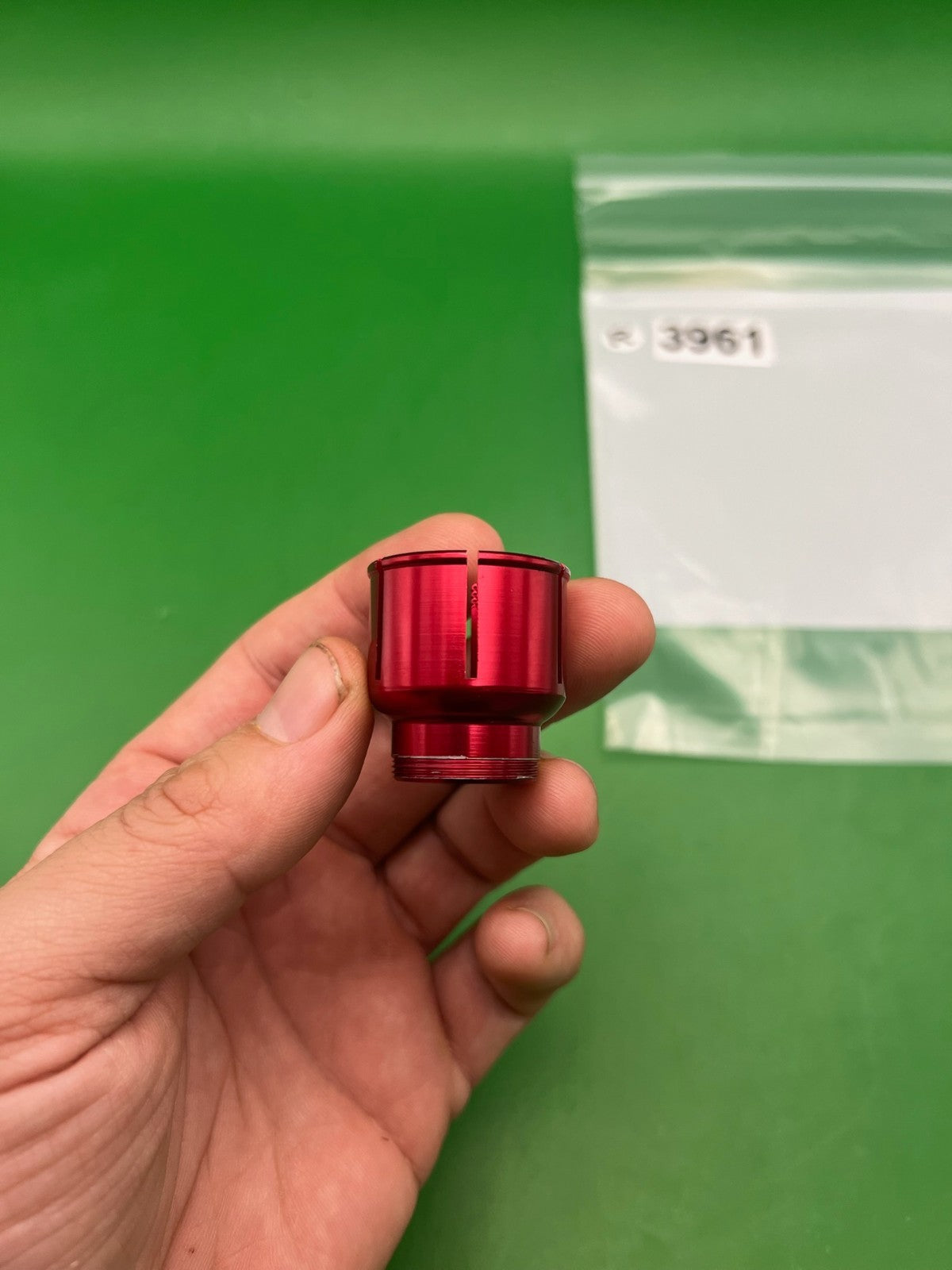 Low rise ref feedneck