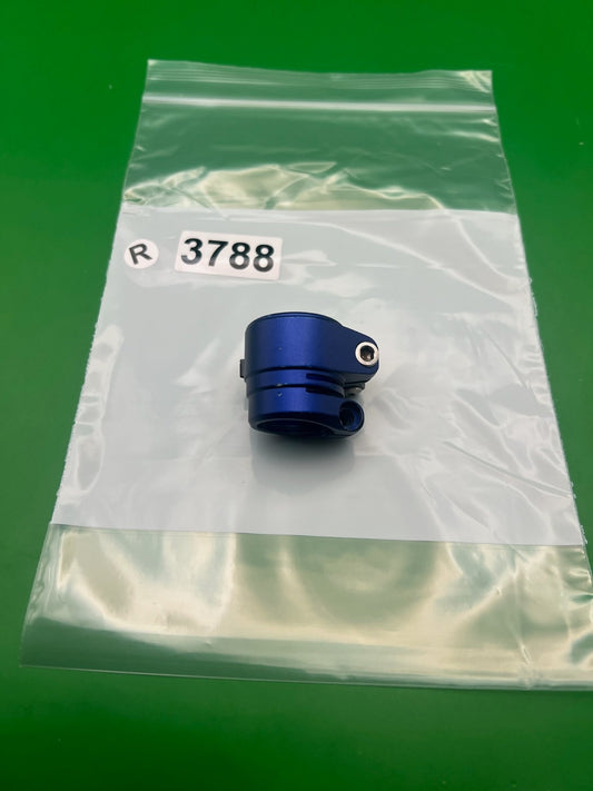 Blue Ego Feedneck