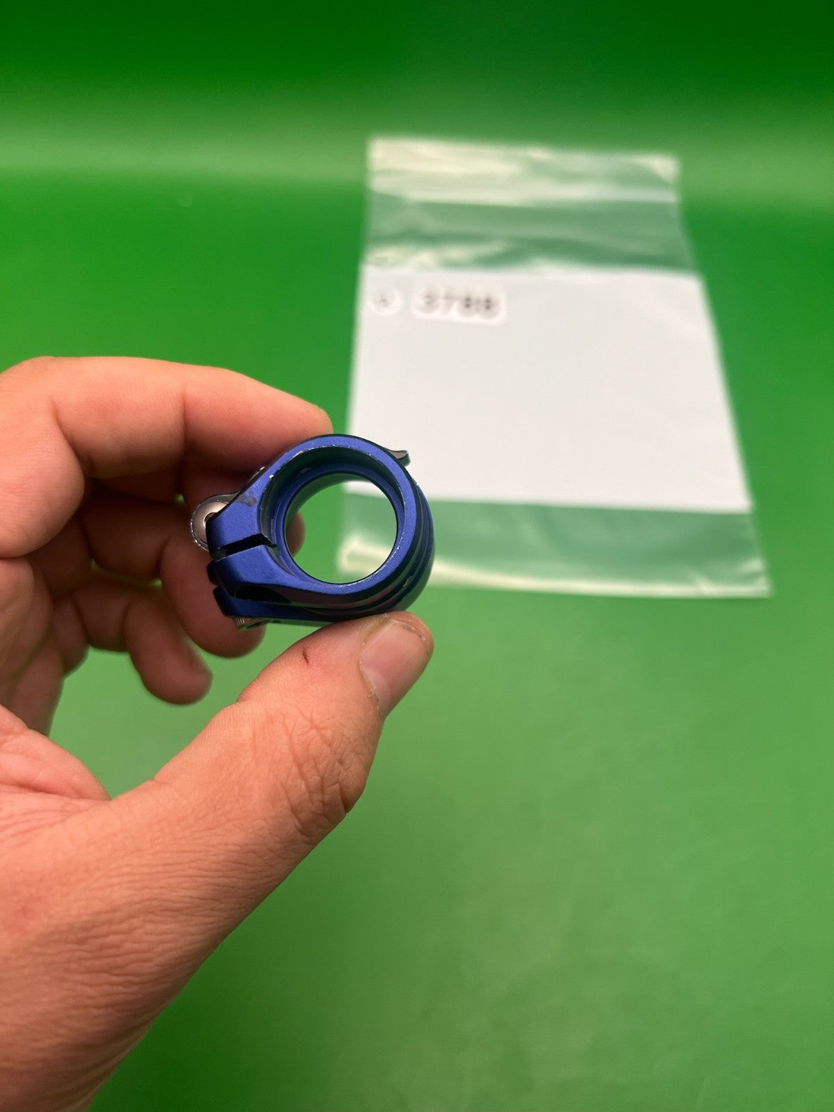 Blue Ego Feedneck