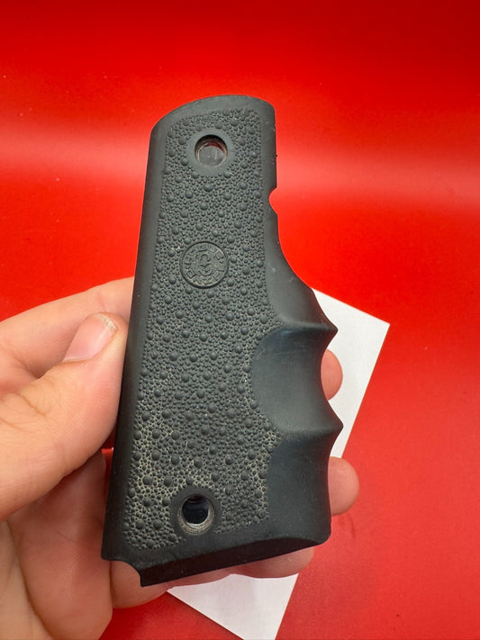 Hogue 1911/45 Style Grips Black