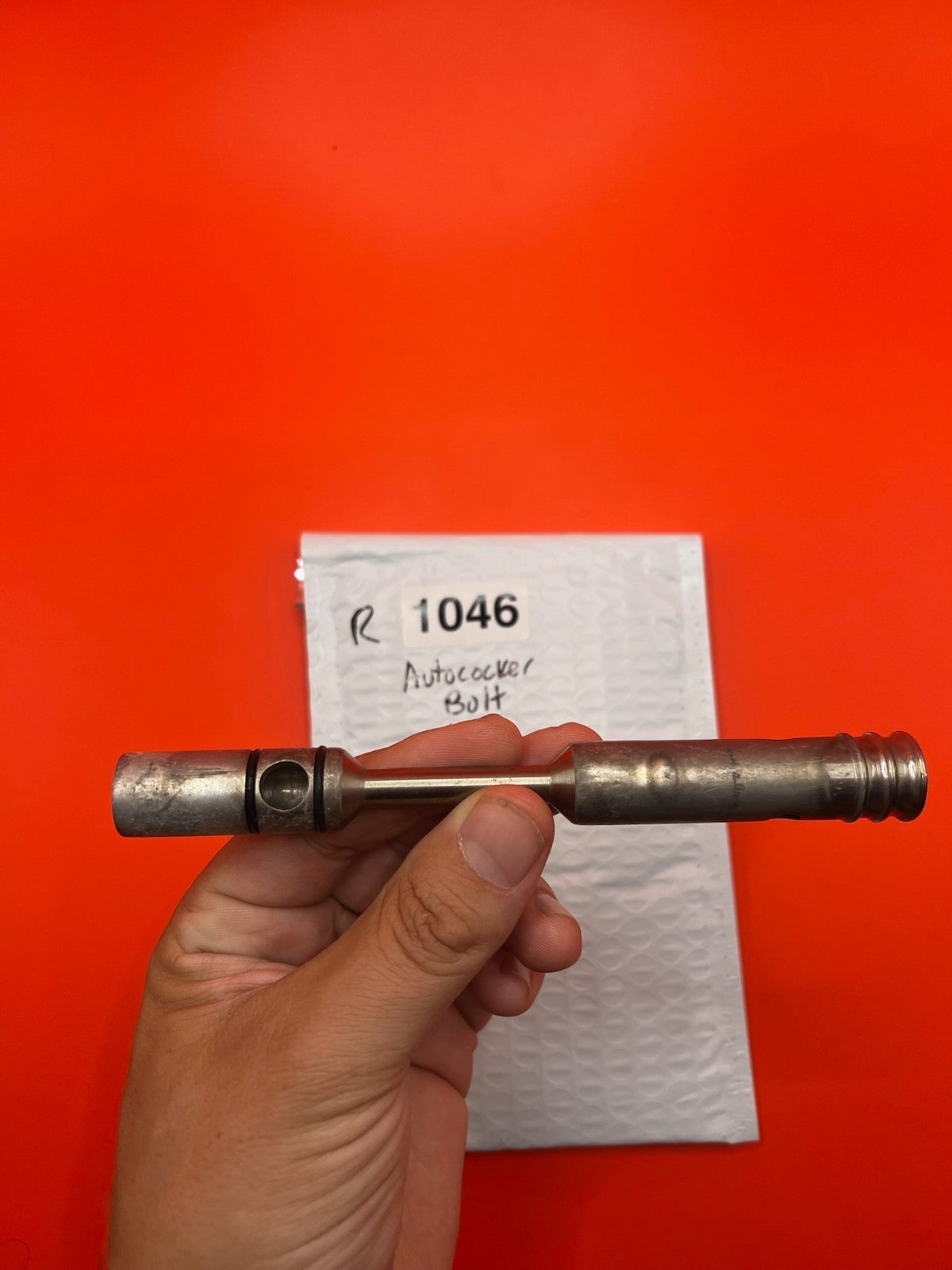 Autococker Bolt