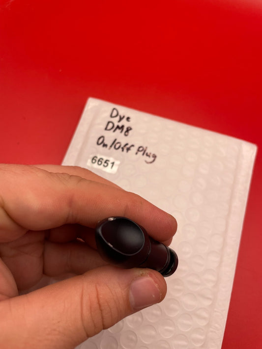 Dye DM8 On/Off Plug