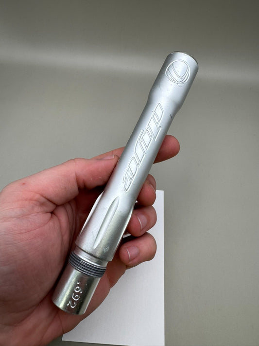 Dye UL Back-Satin Silver 692 Bore AC Thread