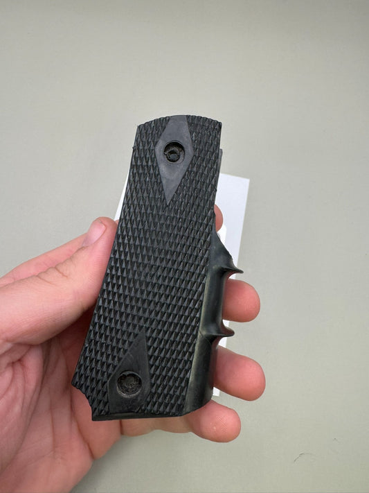 Smart Parts 1911/45 Style Grips-Black