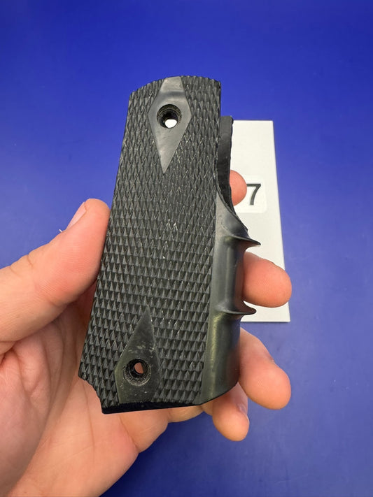 Smart Parts 1911/45 Style Grips-Black