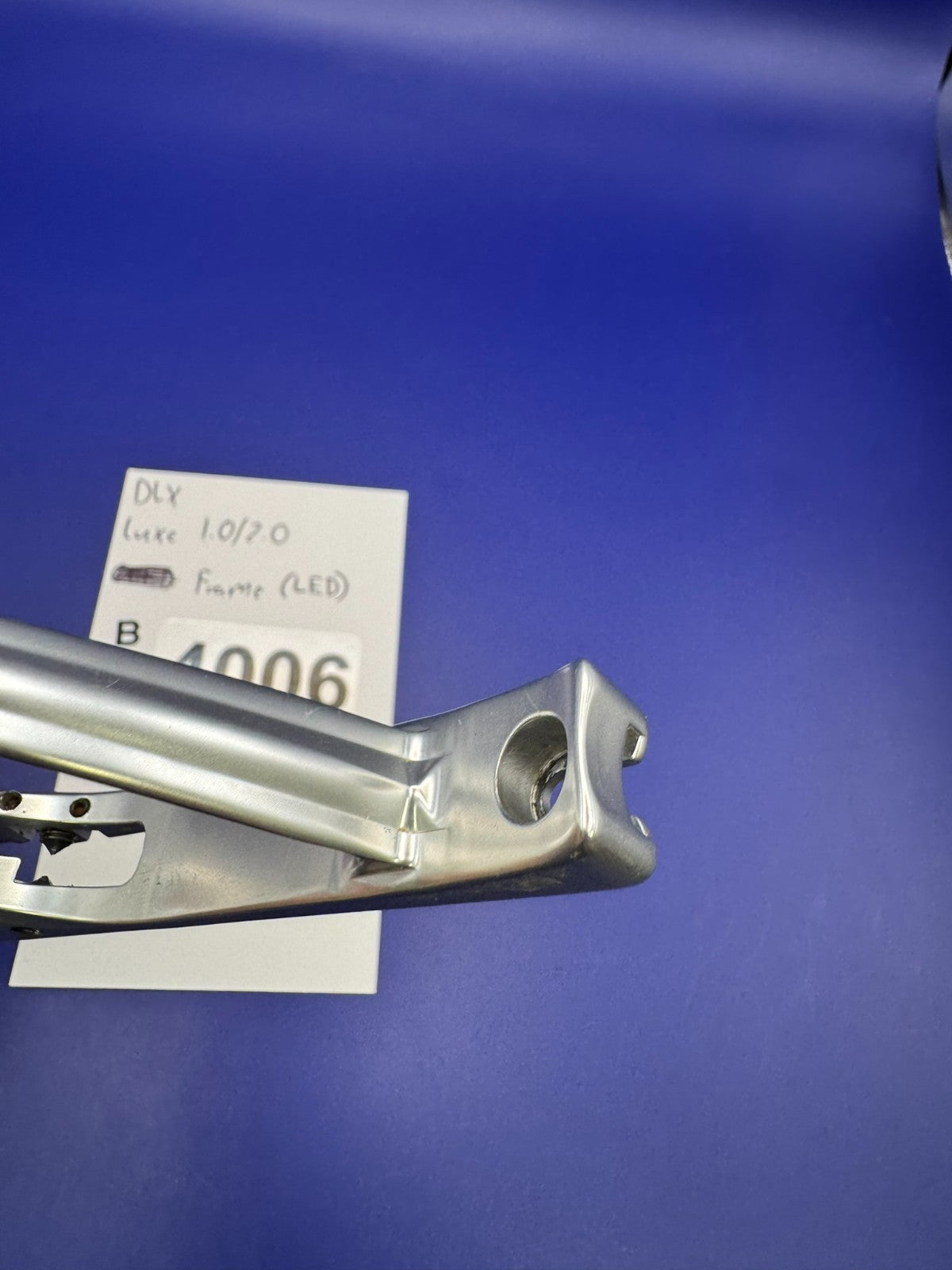 DLX Luxe 1.0/2.0 Frame (LED)-Silver