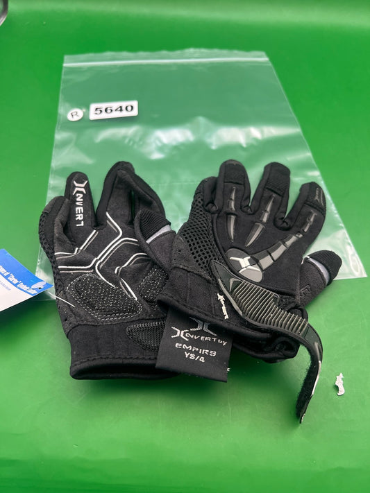 Invert Paintball Gloves Black YS/A