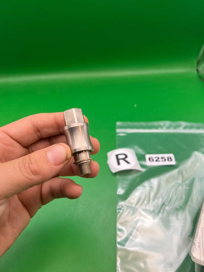 32 Degrees Stainless Steel HPA Tank Regulator Silver
