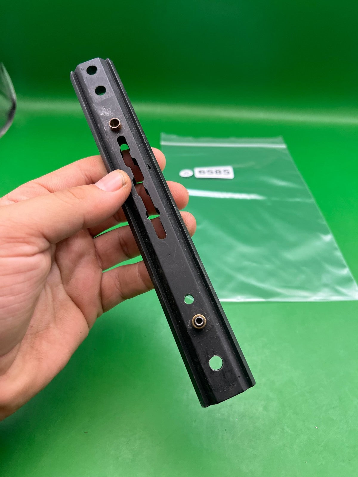 Automag Rail - used paintball rail - black
