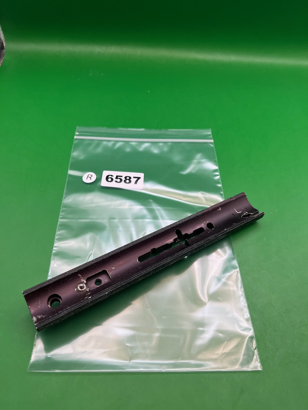 Automag Rail - used paintball rail - black/purple anno