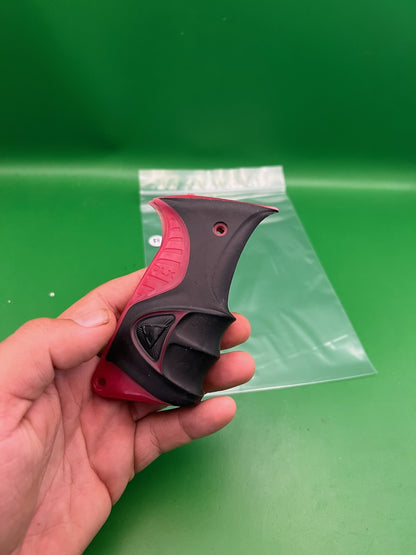 DLX Luxe ICE Rubber Grip Red Black Marker Cover Luxe X