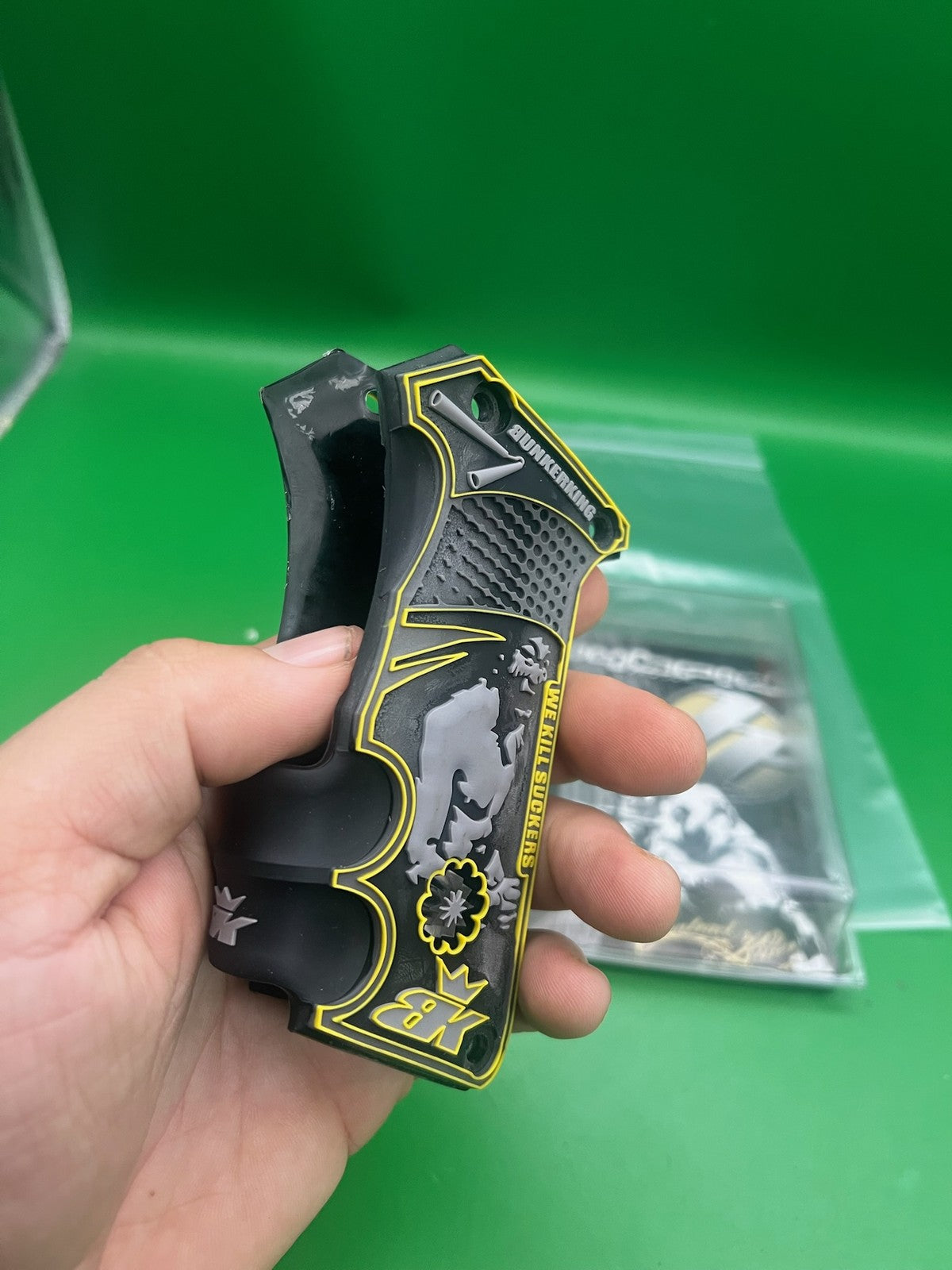 Bunkerking Hybrid Contract Killer Dye DM Grips Black Yellow We Kill Suckers