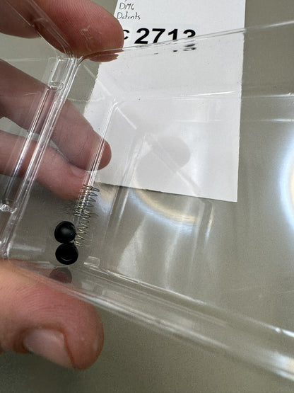 Dye DM6 Detents