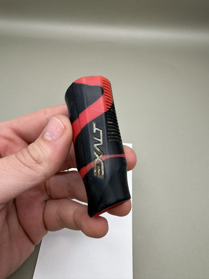 DLX Luxe 1.0/2.0 HPR Cover Black Red Exalt
