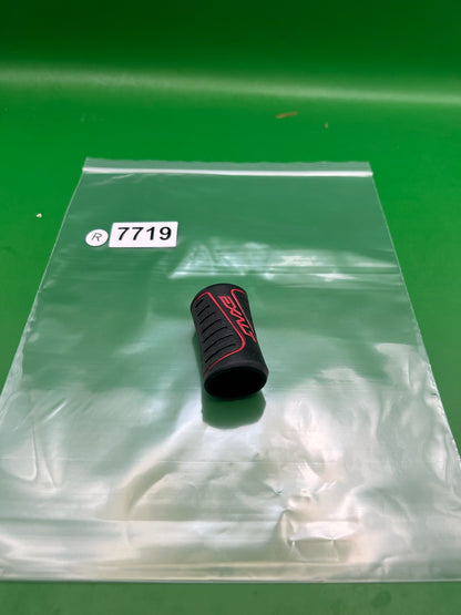 Exalt Regulator Grip