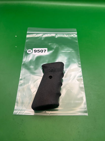 AGD Automag Single Hole Grip Panels Black Textured Rubber Classic