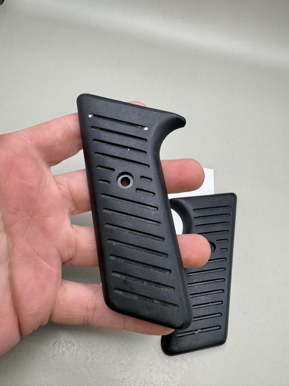 AGD Automag Classic Single Hole Grips