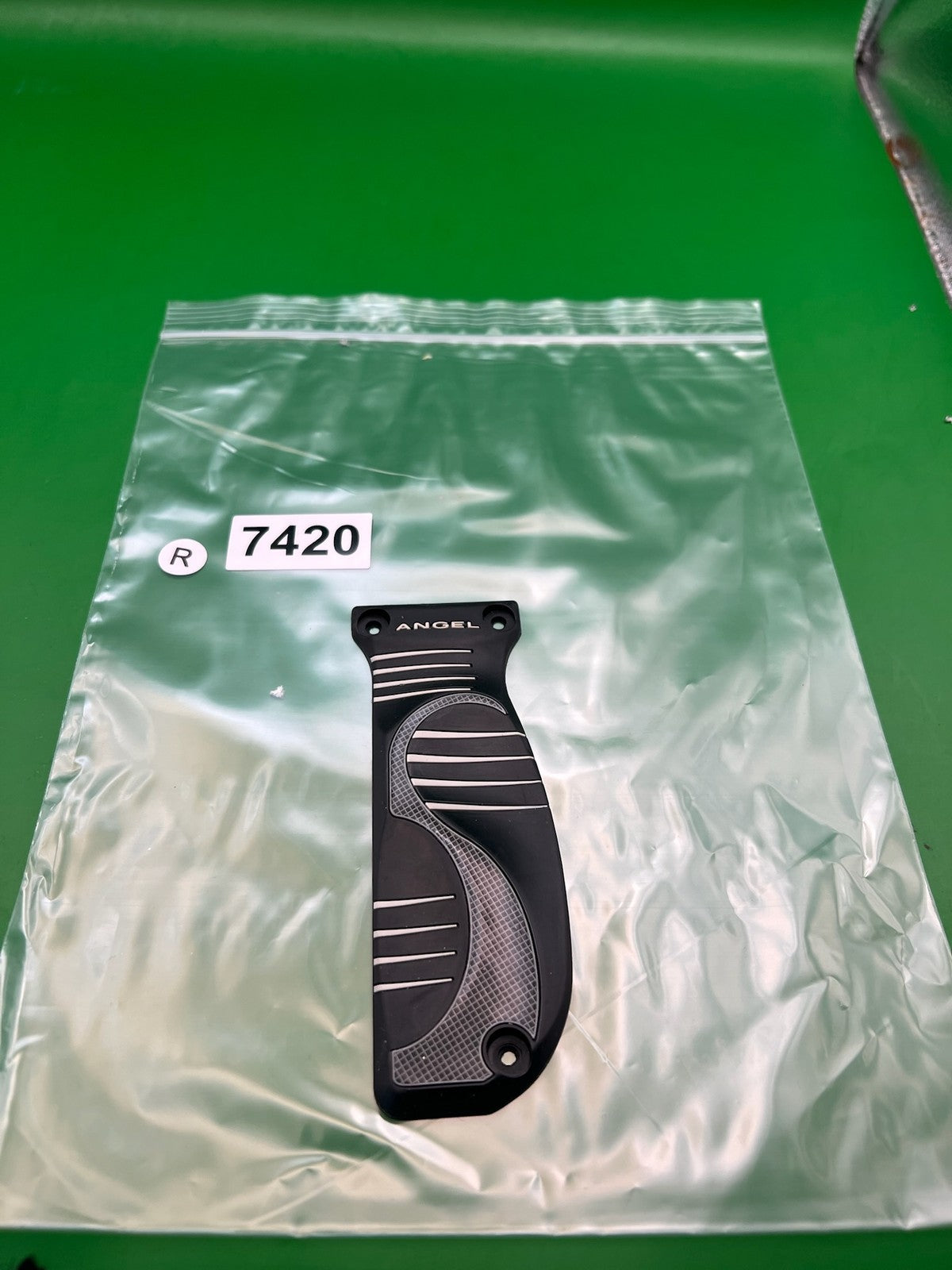 Left Angel Speed 90* Grip Panel