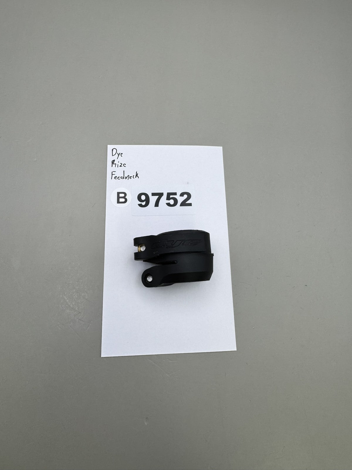 Dye Rize Feedneck