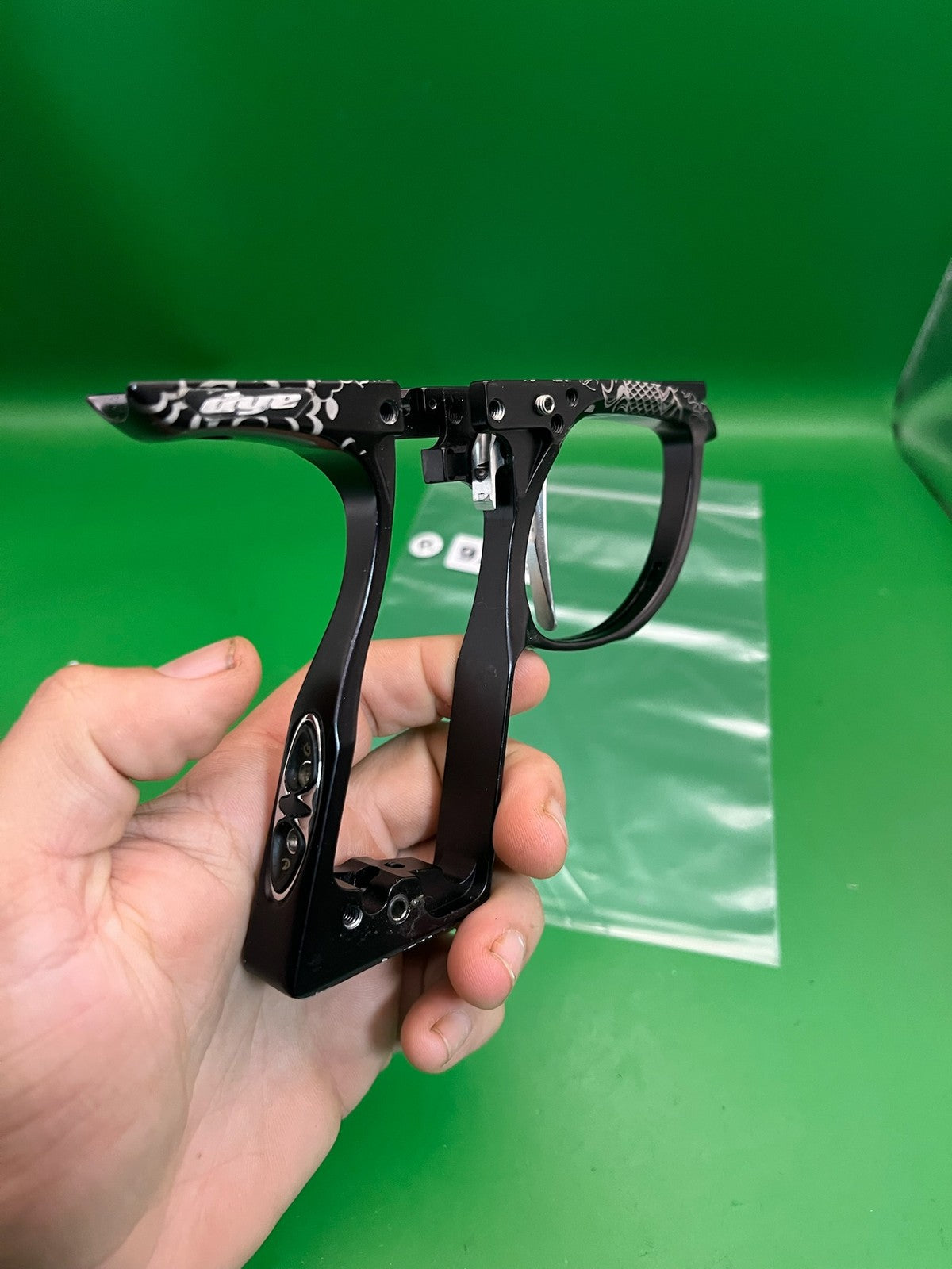 Dye DM6 Ultralite Trigger Frame Black White Graphic Matrix UL