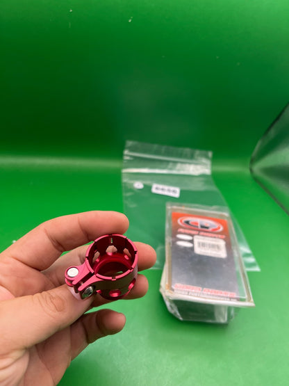 CP Custom Products Dye Feedneck Clamping Red