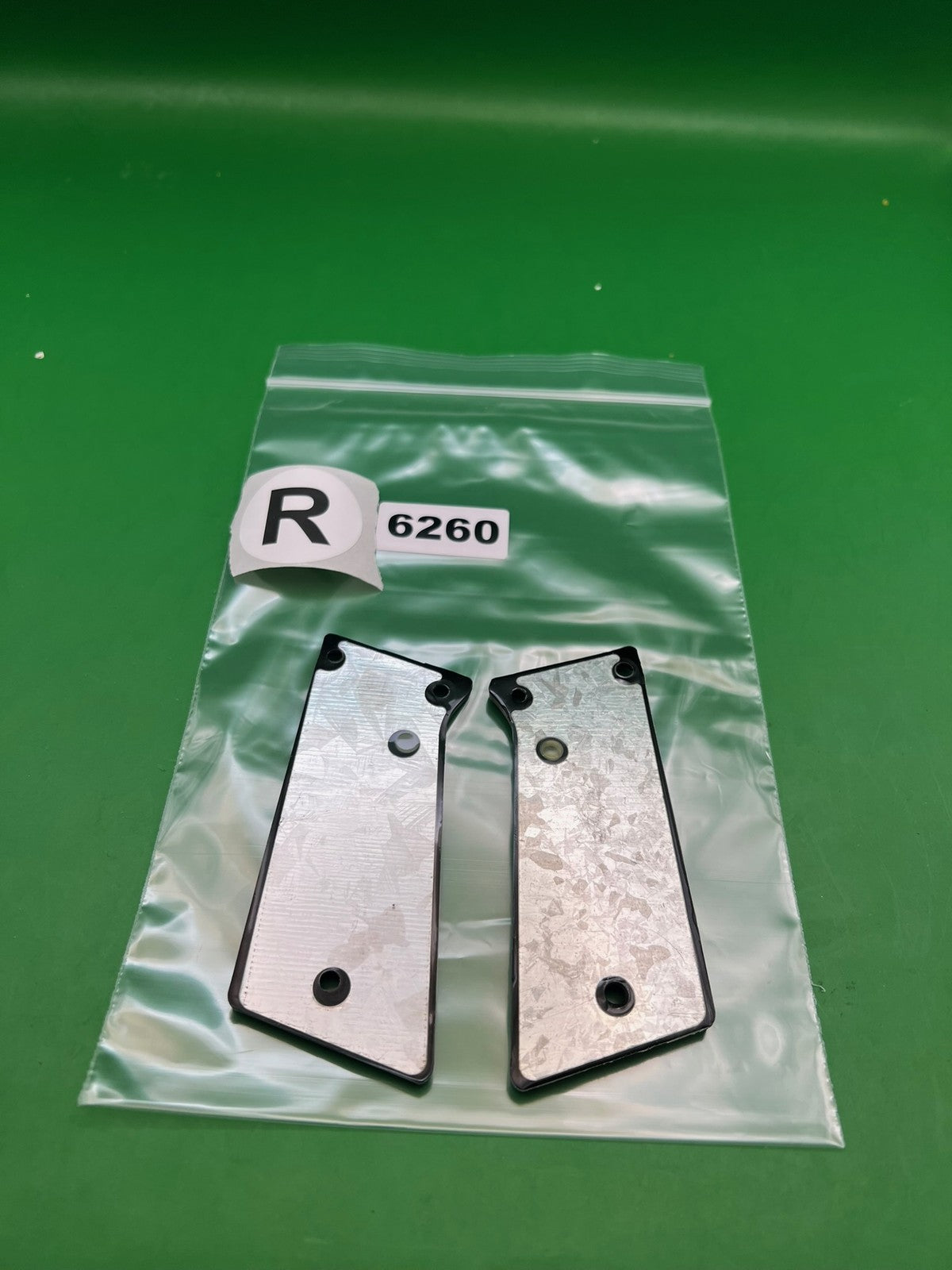 Bob Long Grip Panels Black for Marq