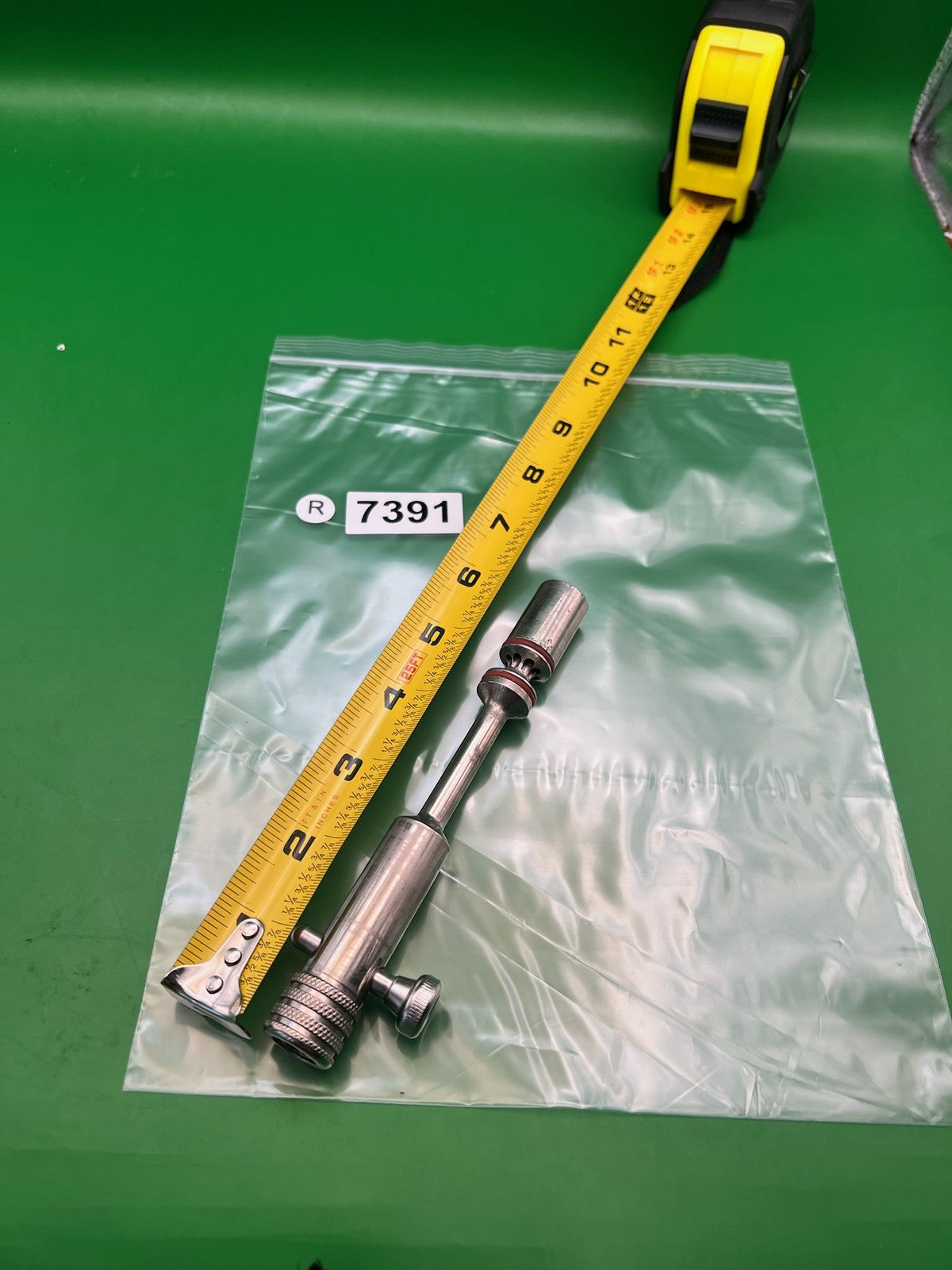 Autococker Bolt