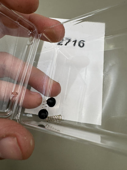 Dye DM6 Detents
