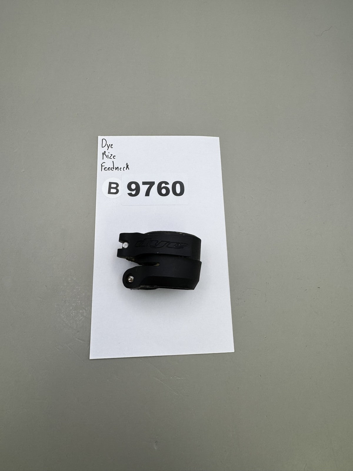 Dye Rize Feedneck