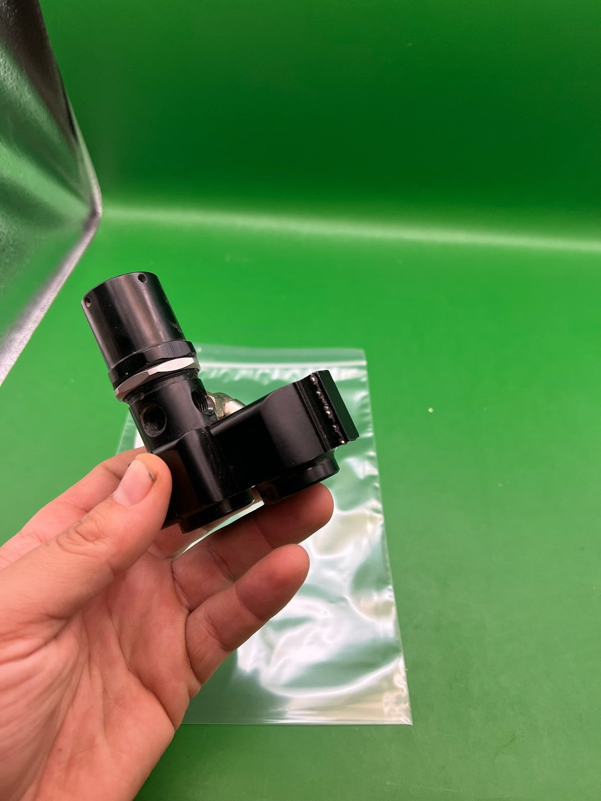 Smart Parts Max Flo For Parts - used paintball regulator - black/silver