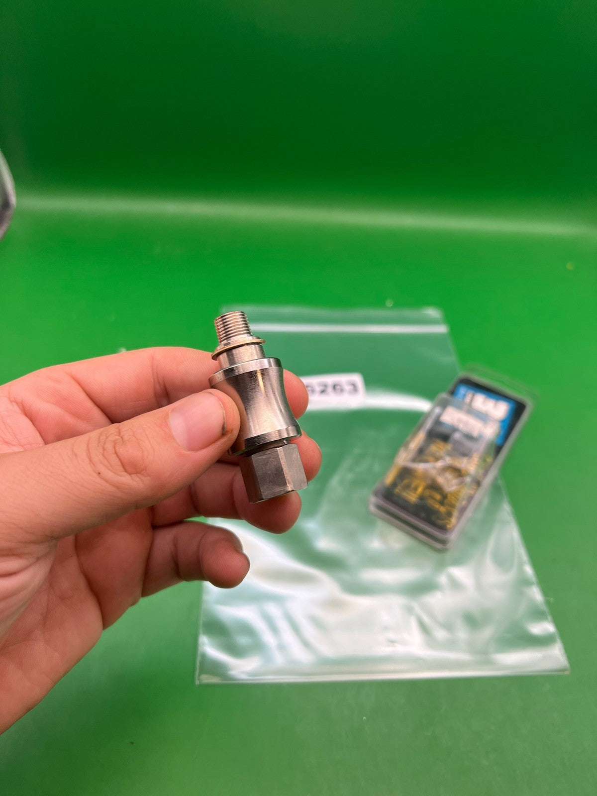 32 Degrees Stainless Steel HPA Tank to Female Adapter Fitting Silver