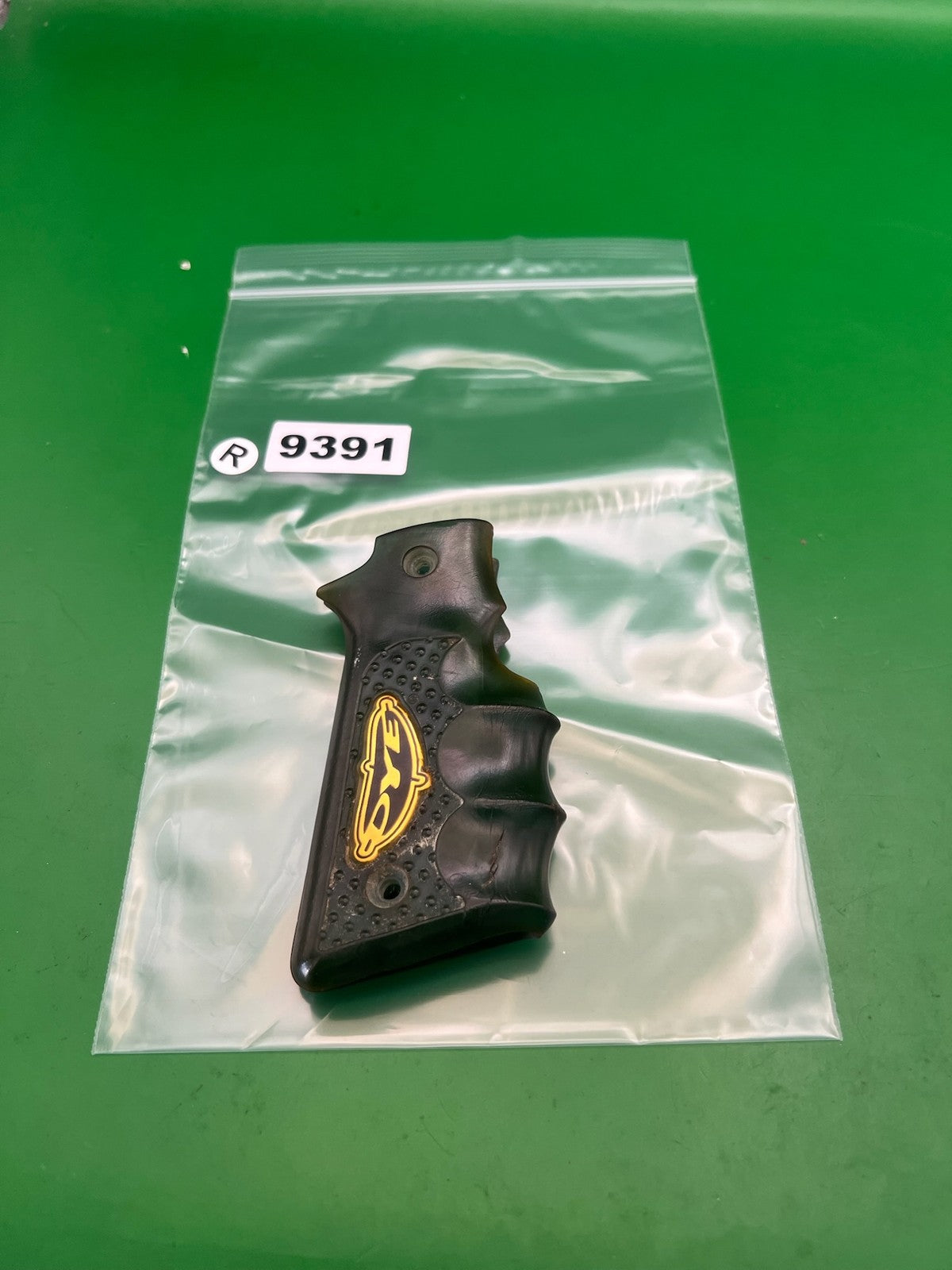 Dye 45 Style Sticky Grips Black Rubber Wrap Around Panels Yellow Logo