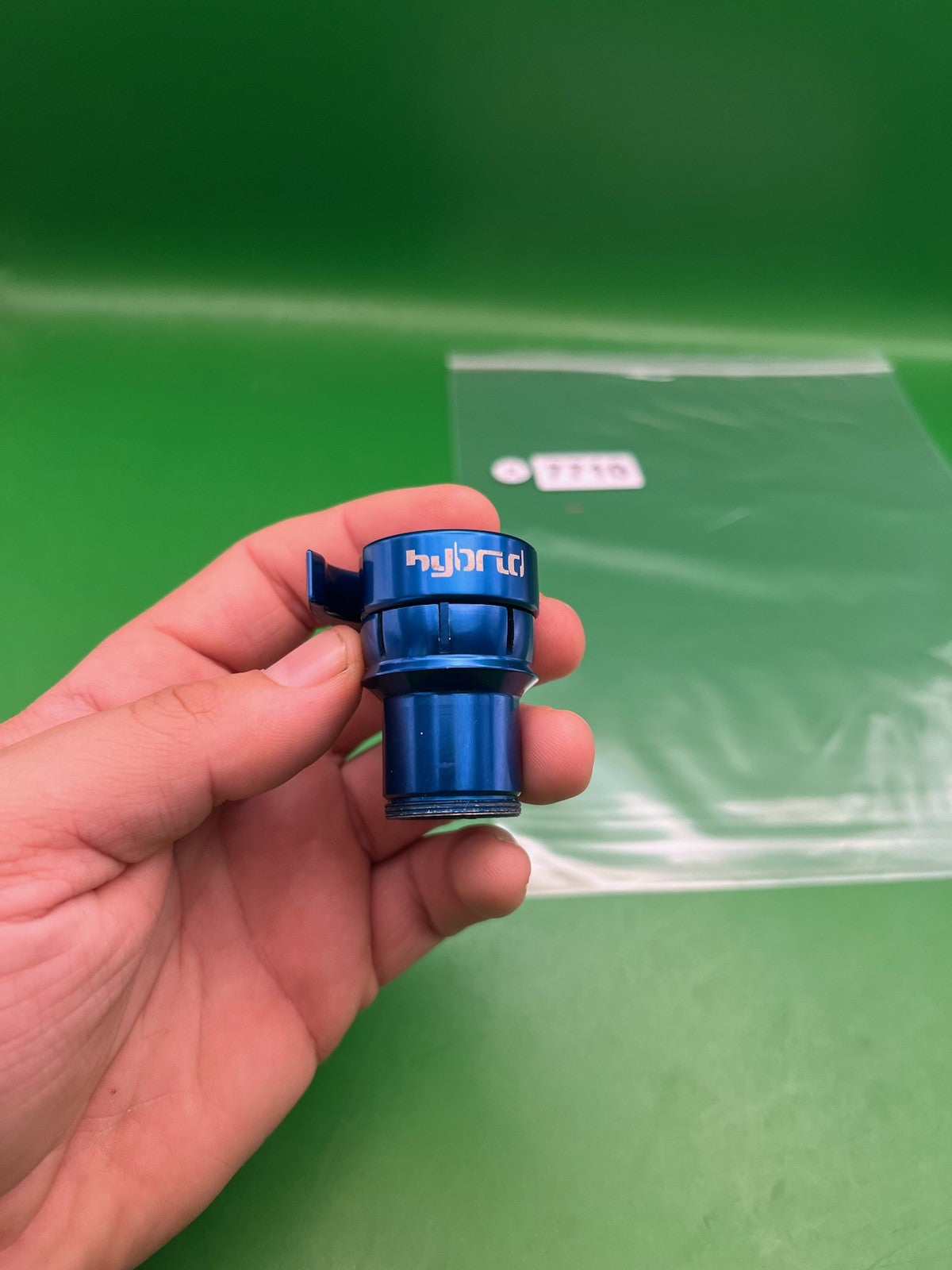 Hybrid Hedlock Feedneck
