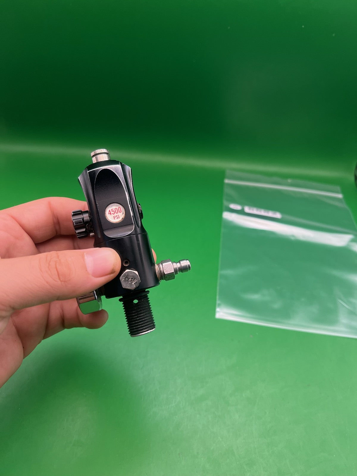 Smart Parts Micro Max Flo 3000 PSI NOS - used paintball regulator - black/silver