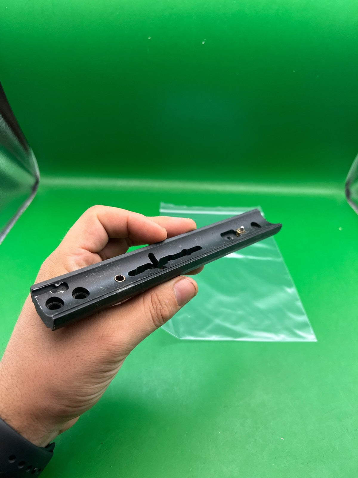 Automag Rail - used paintball rail - black