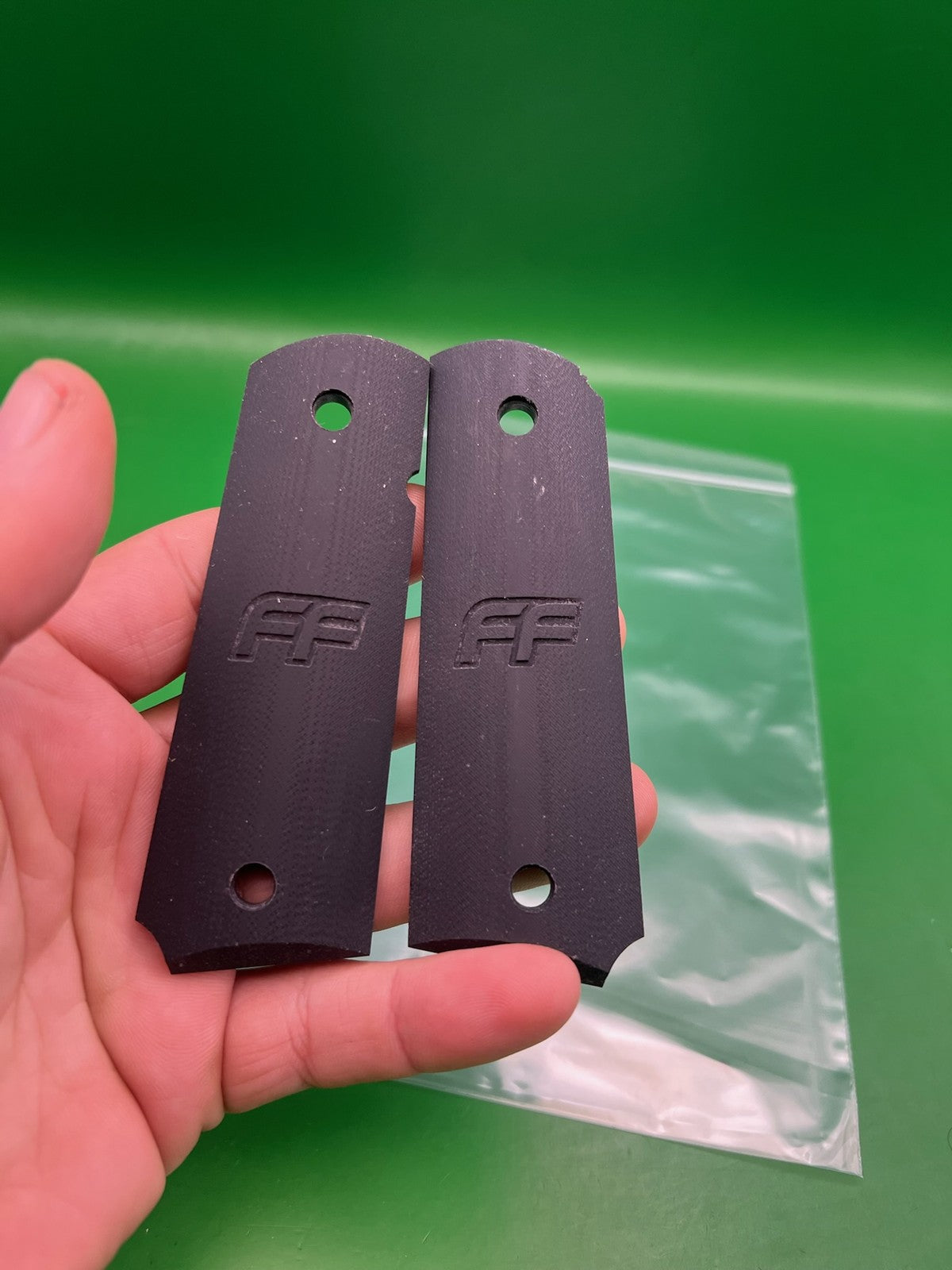 Hogue 1911/45 Style Split Grips