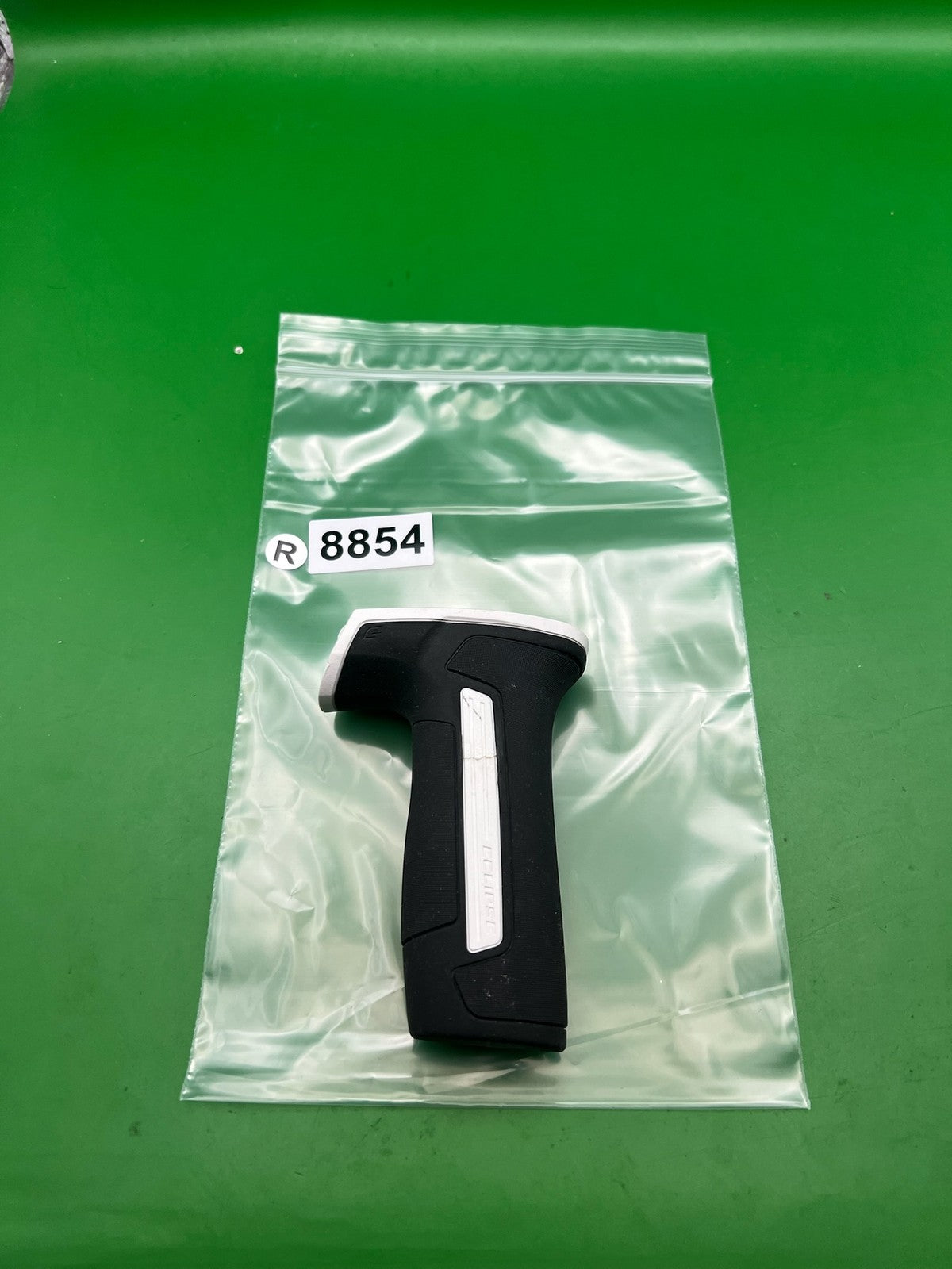 Planet Eclipse CS2 CS3 Foregrip Kit Black White Rubber Vertical Grip