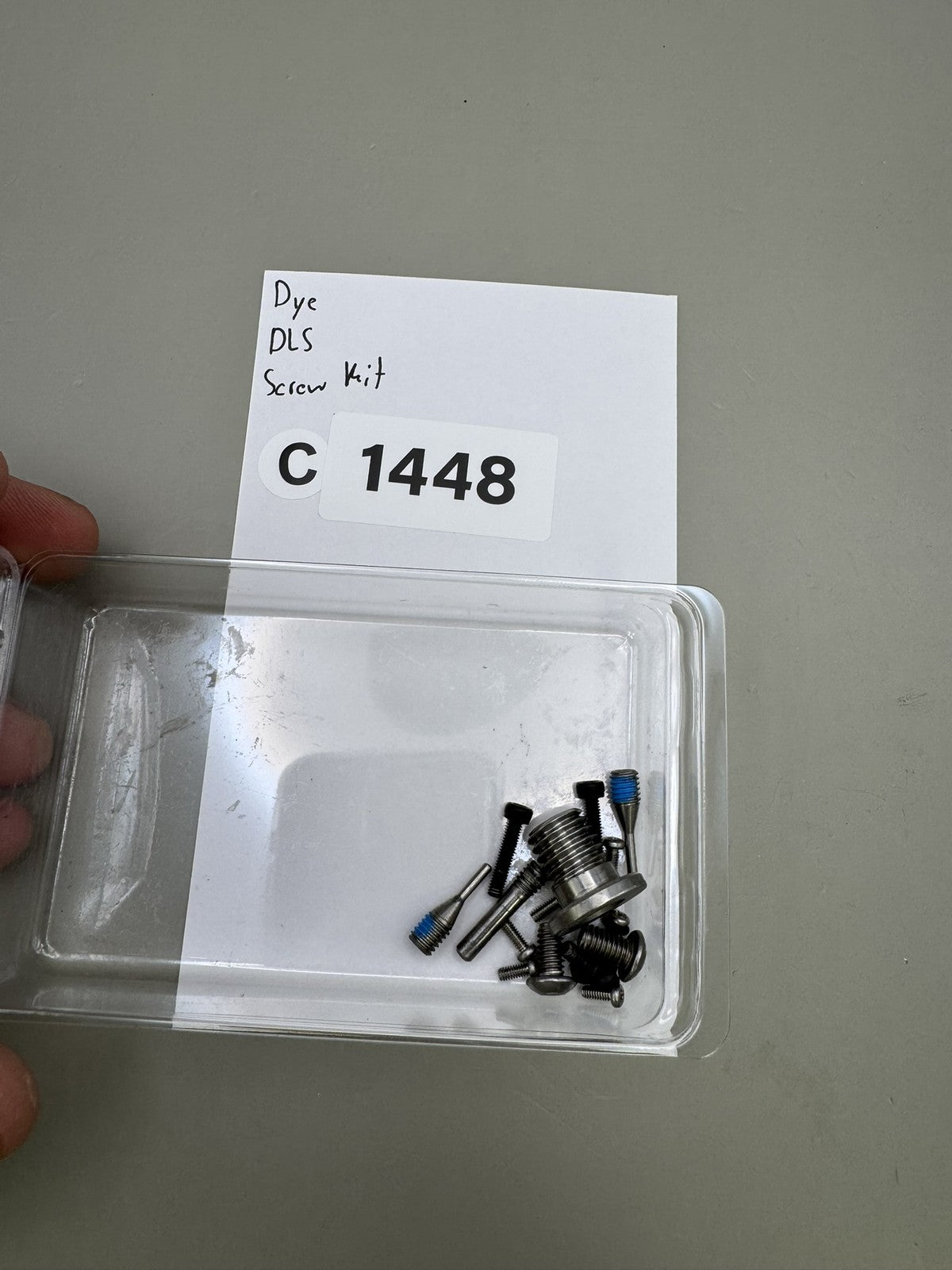 Dye DLS Screw Kit